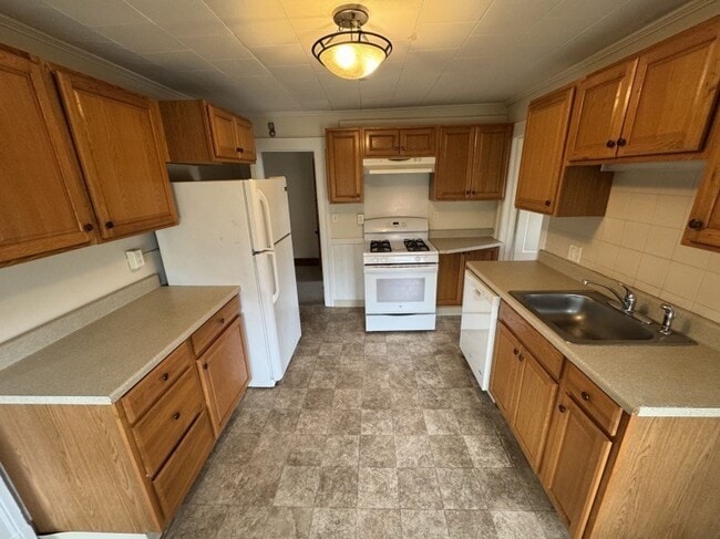 property at 3 Glenwood Ave