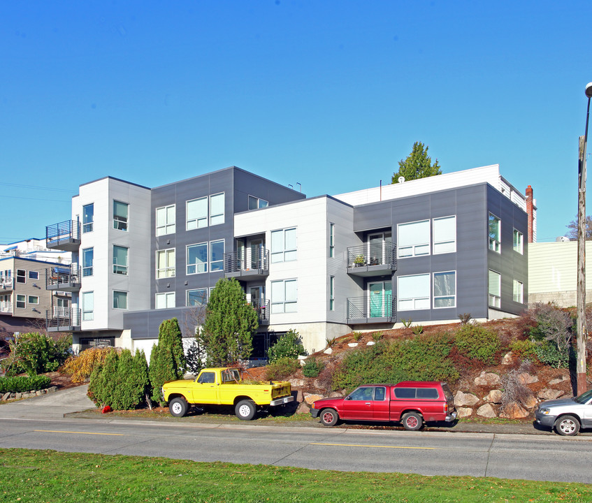 3900 Latona Ave NE in Seattle, WA - Building Photo