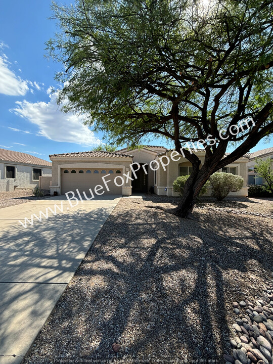 447 W Klinger Canyon Dr in Oro Valley, AZ - Building Photo