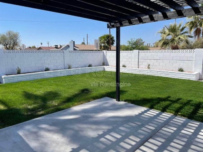 2144 S Los Feliz Dr in Tempe, AZ - Building Photo - Building Photo