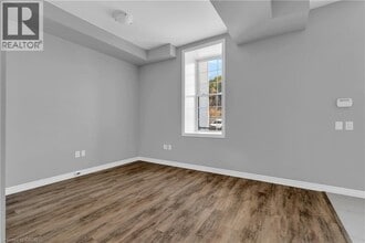 58 Beverly St in Cambridge, ON - Building Photo - Building Photo