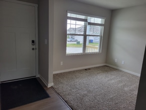 4920 Copper Rdg Cir in Des Moines, IA - Foto de edificio - Building Photo