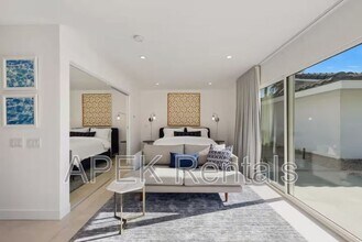 945 N Buttonwillow Cir in Palm Springs, CA - Building Photo - Building Photo