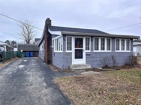 38599 Plains Ct in Willoughby, OH - Building Photo