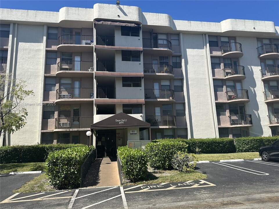 2771 Riverside Dr in Coral Springs, FL - Building Photo