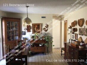 121 Brentwood Dr in Hendersonville, NC - Building Photo - Building Photo