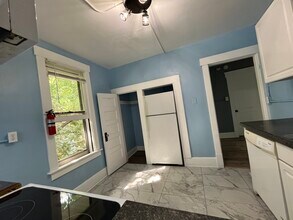 603 W High St, Unit 2 in Urbana, IL - Building Photo - Building Photo