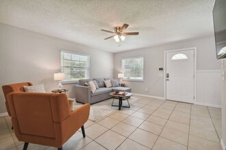 37329 Magnolia Ave in Dade City, FL - Building Photo - Building Photo