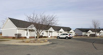 Ottawa Senior Apartments in Ottawa, IL - Building Photo - Building Photo