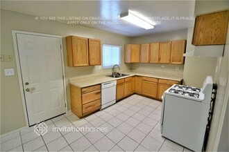 3937 Fargo Way in North Highlands, CA - Building Photo - Building Photo