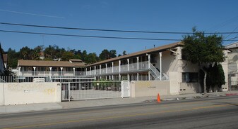 6817-6819 N Figueroa St in Los Angeles, CA - Building Photo