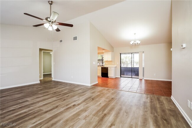 241 NE 10th Ave in Cape Coral, FL - Building Photo - Building Photo