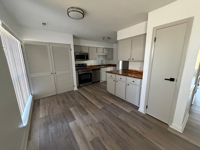 912 Pineland Ave in Hinesville, GA - Building Photo - Building Photo