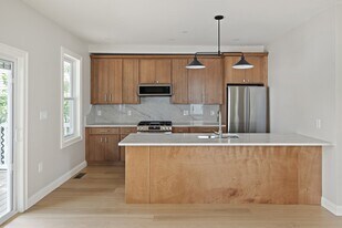 206 Byron St in Boston, MA - Building Photo