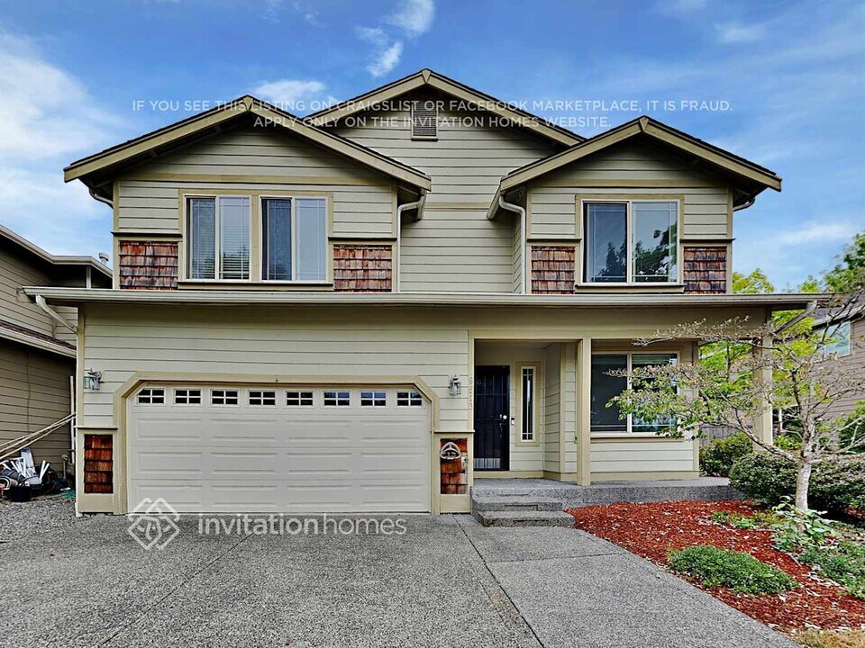 9513 10th Ave E in Tacoma, WA - Foto de edificio