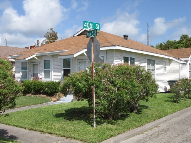 2121 Market St in Galveston, TX - Building Photo - Building Photo