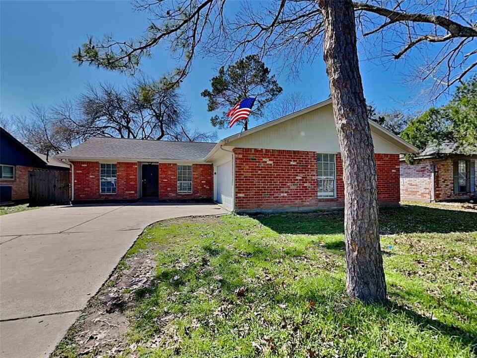 2014 Briar Ridge Dr in Rosenberg, TX - Building Photo