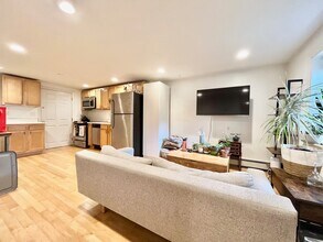 37 Hampstead Rd, Unit 2 in Boston, MA - Building Photo - Building Photo