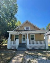 415 W 9th St in Pittsburg, KS - Building Photo