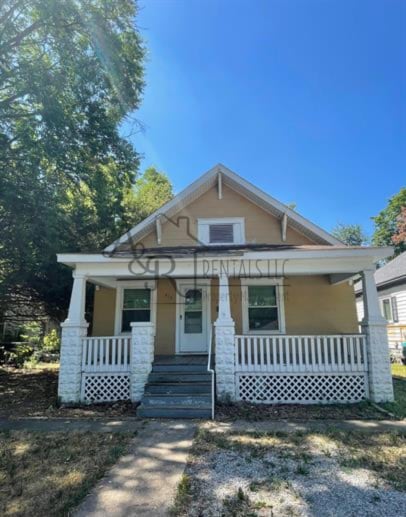 property at 415 W 9th St