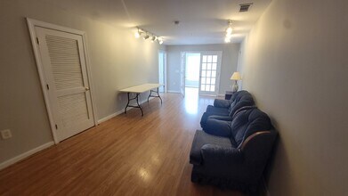 929 Morreene Rd in Durham, NC - Building Photo - Building Photo
