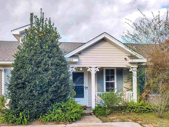 property at 2527 Trailwood Dr