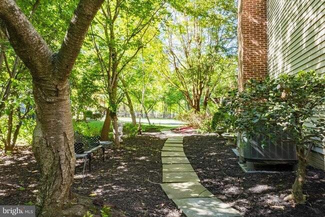 4705 Rippling Pond Dr in Fairfax, VA - Building Photo - Building Photo