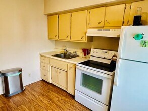 120 Danforth Ave in Jersey City, NJ - Building Photo - Building Photo