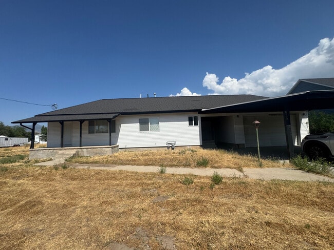 property at 639 S Coleman St
