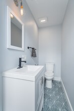 221 Paris St in Boston, MA - Building Photo - Building Photo
