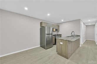 12 N 23rd St in McAllen, TX - Building Photo - Building Photo