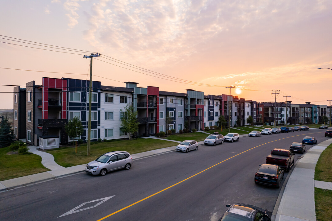 Verona Townhomes in Calgary, AB - Building Photo