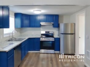 8408 E F St in Tacoma, WA - Building Photo - Building Photo