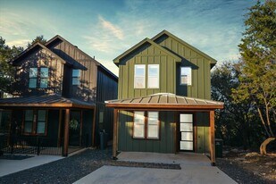 294 Shady Bluff Dr in Wimberley, TX - Building Photo