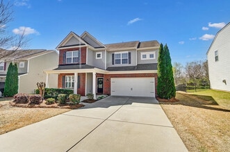 Room in House on Green Birch Dr in Pineville, NC - Foto de edificio - Building Photo