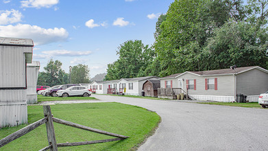 Martha Road Estates in Barboursville, WV - Building Photo - Building Photo