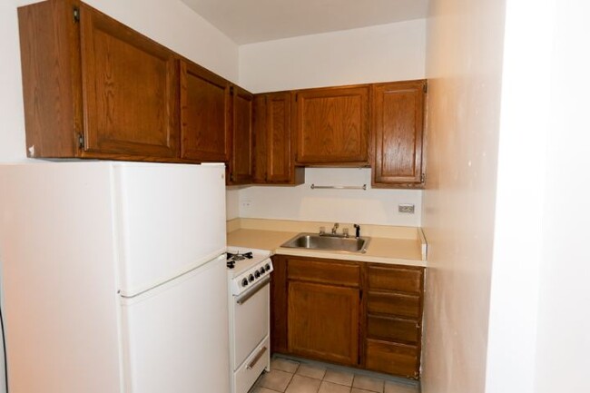 514 W Melrose in Chicago, IL - Building Photo - Building Photo