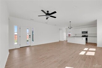 2600 N Day Lily Ave in Edinburg, TX - Building Photo - Building Photo