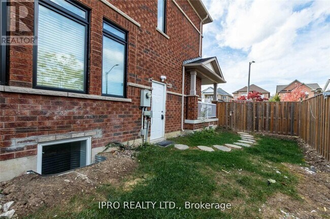 3856 Passway Rd in Mississauga, ON - Building Photo - Building Photo