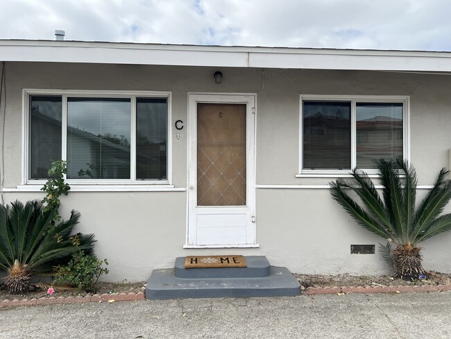 118 N. Sierra Vista Street, Unit C in Monterey Park, CA - Building Photo - Building Photo