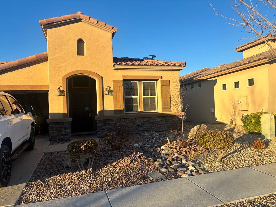 3613 Santa Sabina Ave in Las Cruces, NM - Foto de edificio