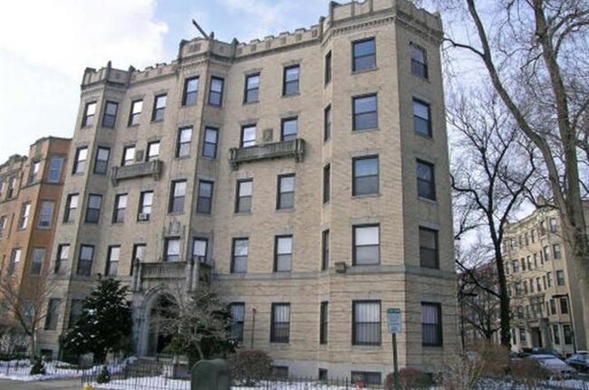 60 Queensberry St, Unit 1 in Boston, MA - Foto de edificio - Building Photo