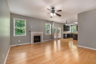 1545 Shiloh Manor Ct in Marietta, GA - Building Photo - Building Photo