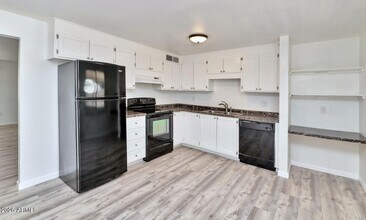 13635 N 37th Pl in Phoenix, AZ - Building Photo - Building Photo