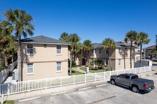 319 1st Ave N in Jacksonville Beach, FL - Building Photo