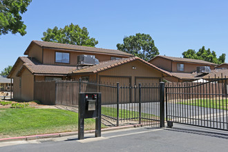 Ridgeview Meadows in Merced, CA - Building Photo - Building Photo