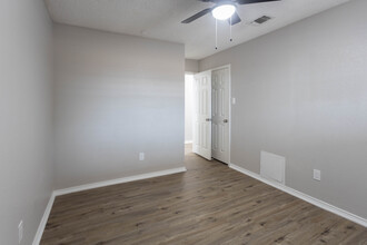 Liveoak Eighth in Lubbock, TX - Building Photo - Building Photo