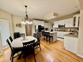 3012 Deering Bay Dr in Naperville, IL - Building Photo - Building Photo