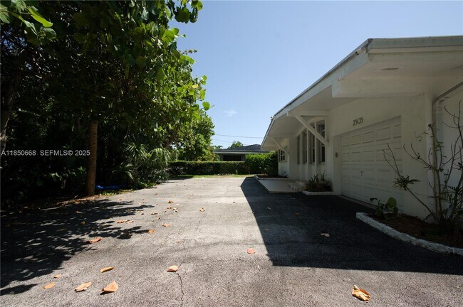 property at 2305 N Ocean Blvd