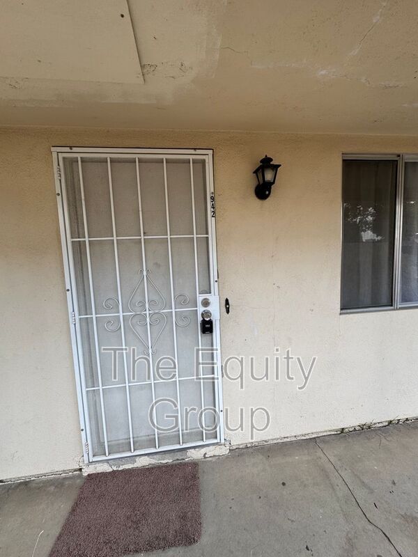 942 E Tulare Ave in Tulare, CA - Building Photo - Building Photo